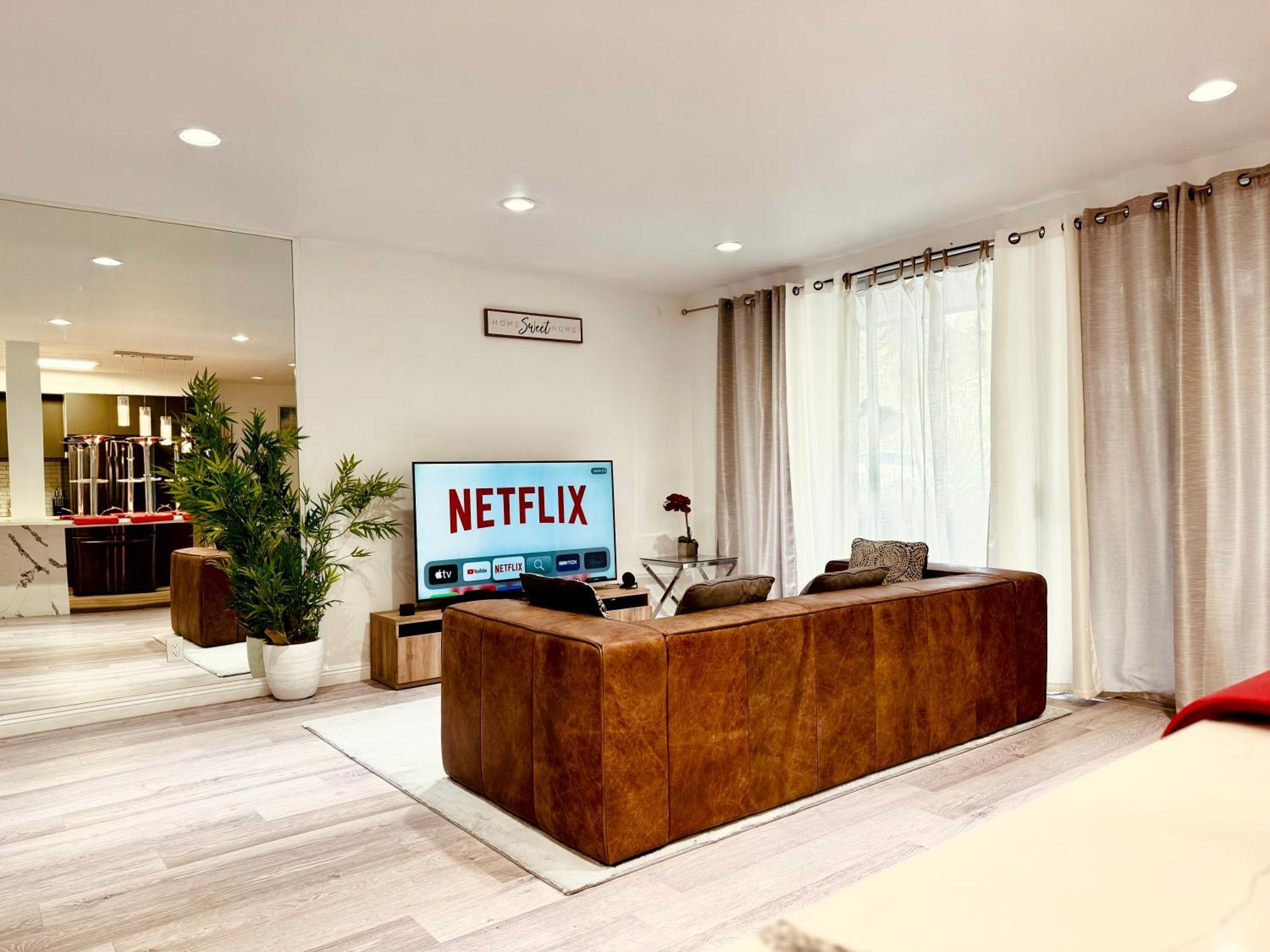 לוס אנג'לס Amazing Large 2 Bedroom West Hollywood Apartment מראה חיצוני תמונה